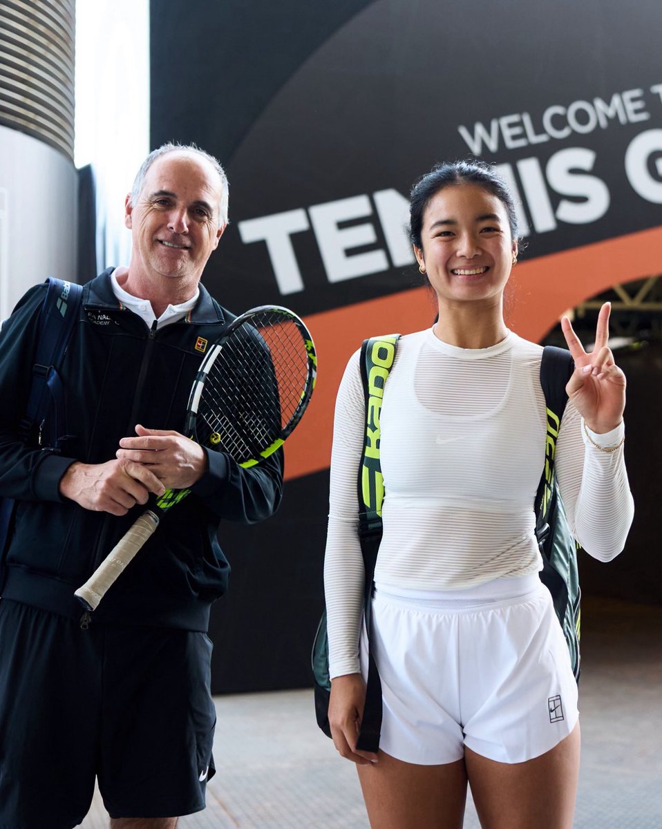 HELLO, MADRID OPEN 👋 

Coach Joan Bosch with Alex Eala is at the Madrid Open Venue! 🇪🇸 

Let’s go Alex!

📷 Madrid Open