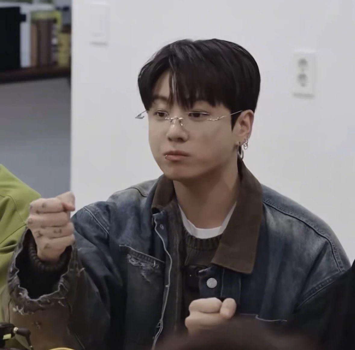 jungkook admirer tweet media