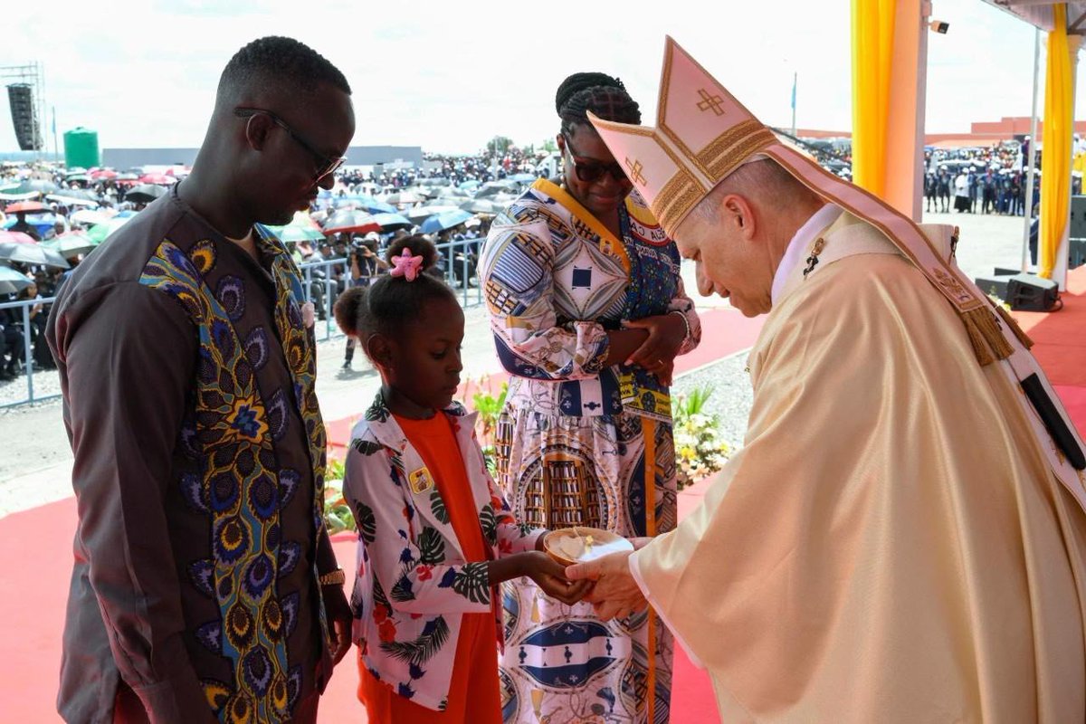 sonnichristus's tweet photo. What a blessing to be chosen for this sacred moment.
#Angola
#PapalVisit
@MadonnaAyaric
@FrPeterAkomanyi
@mac_clusky
@kofitagbor https://t.co/m8zTNnkzgW