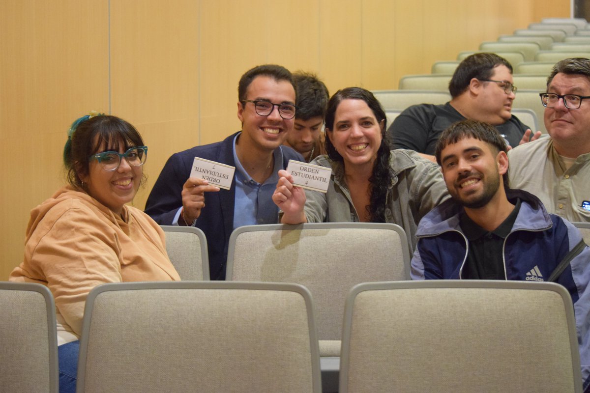 ficudelar tweet media