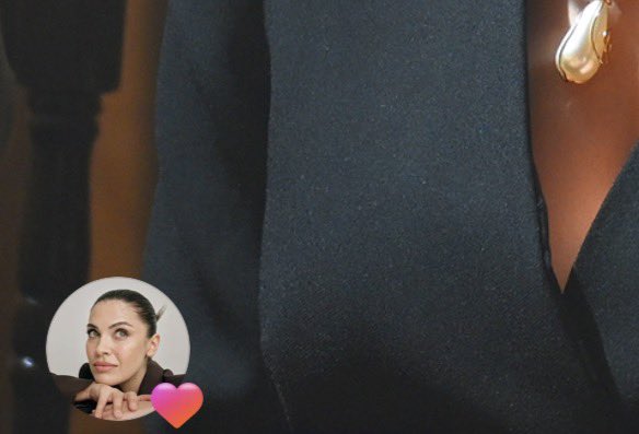 𓇢𓆸 tweet media