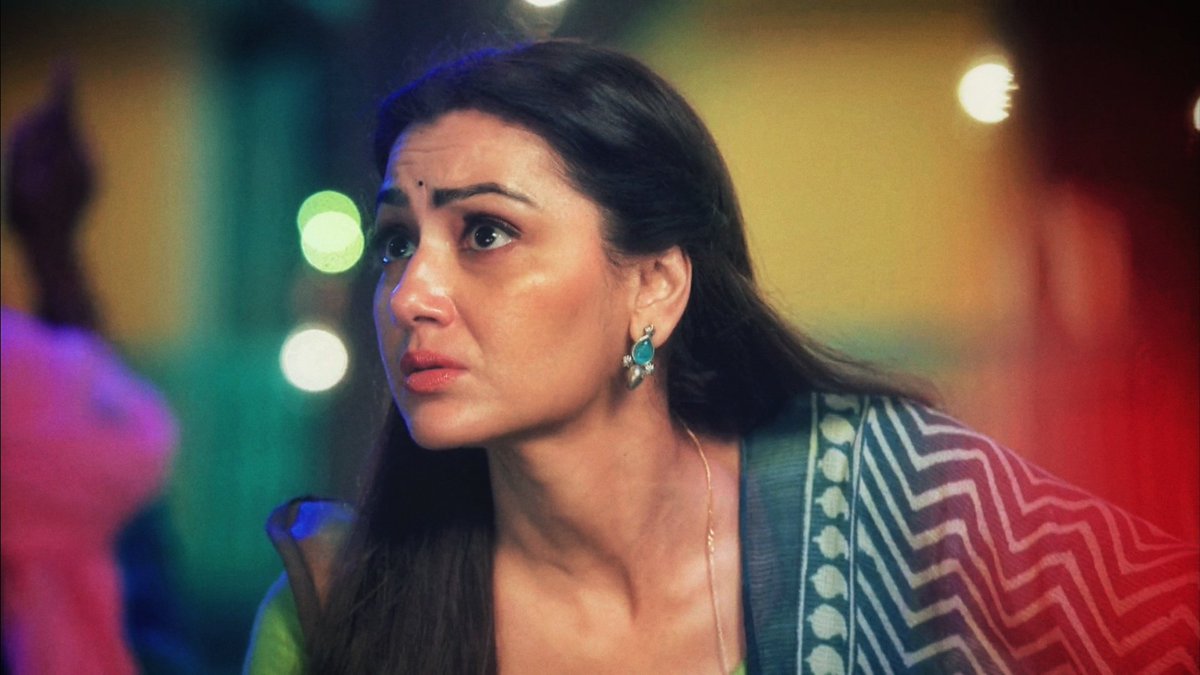 GAWDD SHE'S SO PRETTY I COULD LOOK AT HER FOREVER 🧎‍♀️