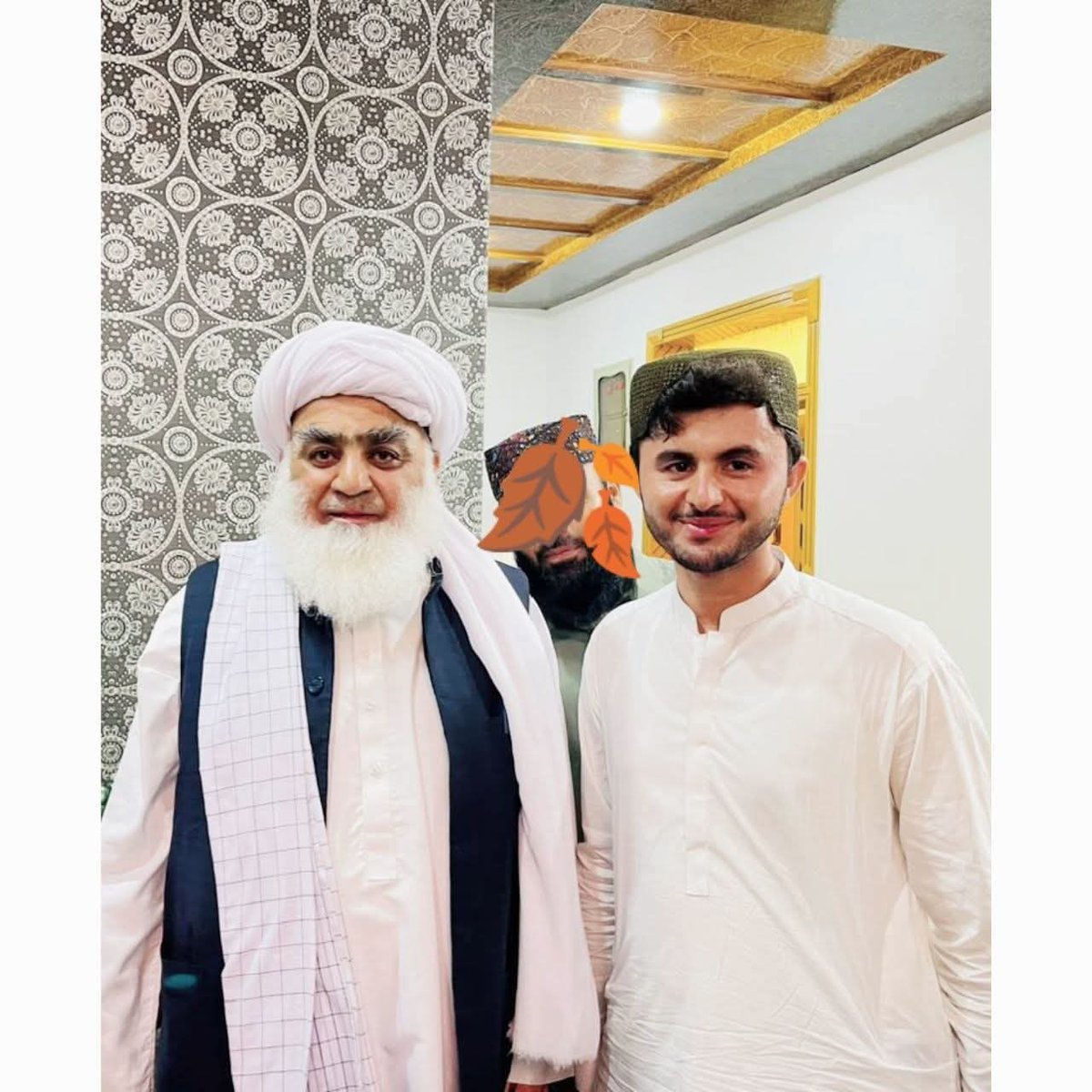 اس جوان کا نام سید رفیع اللہ ہے.
کلی کربلا پشین سے تعلق رکھتے ہے.
جمعیۃ علماءاسلام تحصیل کربلا کے کوآرڈینیٹر ہے. کئ دنوں سے پر اسرار طور پر لاپتہ ہیں..
<a href="/ziaurrehman76/">Zia ur Rehman</a>
<a href="/OfficialDGISPR/">DG ISPR</a>
<a href="/RShahzaddk/">RAShahzaddk</a>