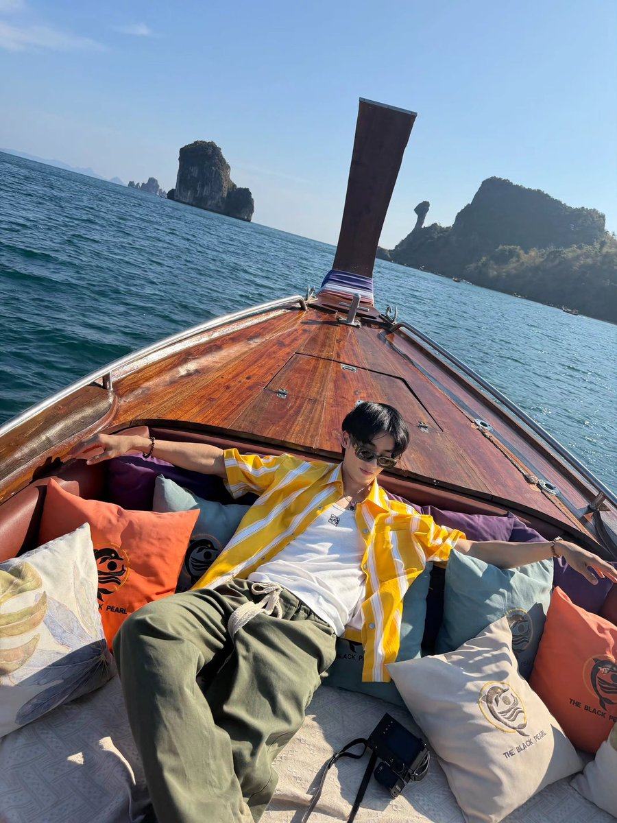 About_TayNew's tweet image. 2026.04.20
แดดไทยแลนด์ ไม่ใช่แฟน ทำแทนไหม้ได้
#Tawan_V