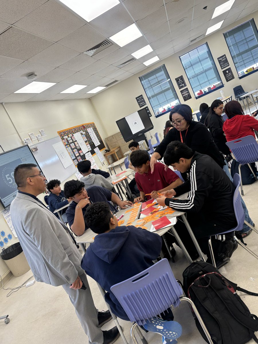 Guillen_Middle's tweet image. Grizzly Nation was honored to welcome our Chief of Schools today! We visited classrooms, saw great learning in action, and he took time to talk with our students. It was a great day full of pride and positive energy! 🐻📚 @ChiefMRamirez #AccountabilityEqualsLove #BreakTheCycle