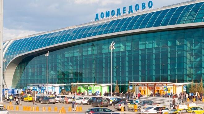 RT by @mikenov: 🇷🇺 SHOCKING INCIDENT IN MOSCOW Russian security forces reportedly detained 40 Israeli passengers at Domodedovo Airport, interrogating them for five hours and demanding access to their phones and computers. According to reports, passengers were told: “Iran is Russia’s ally”… pic.