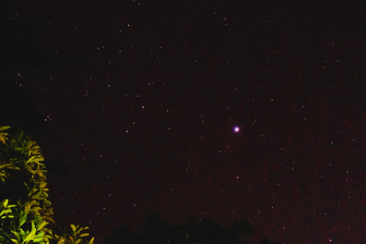 elenielframes's tweet photo. somehow it's comforting to see the stars https://t.co/O0RjiW6sK4
