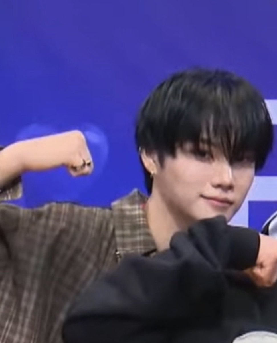 랑 tweet media