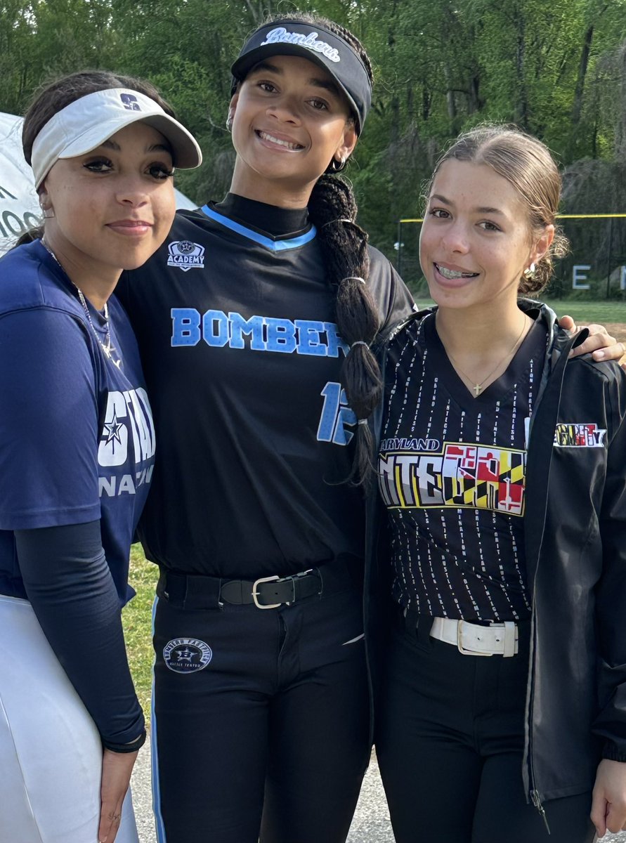 AlexOwen_11's tweet image. 💀Graveyard Mentality… Getting lots of time in the infield these days but still keeping my OF skills ready. Worked with Coach Butler @GraveyardOF1 clinic killing fly balls! Fun way to spend the day and it was great to see @c4bennett09 and @IvyJones2029 🥎🫶🥎

#Classof2029
