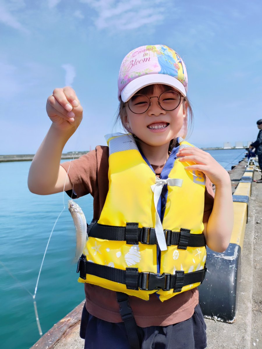 SHUN123FISHING's tweet photo. 日曜日に長女と２人でチョイ投げしてきた🎣ちっちゃくてもキスの天ぷらは旨い！ https://t.co/GaBMLLxQg7