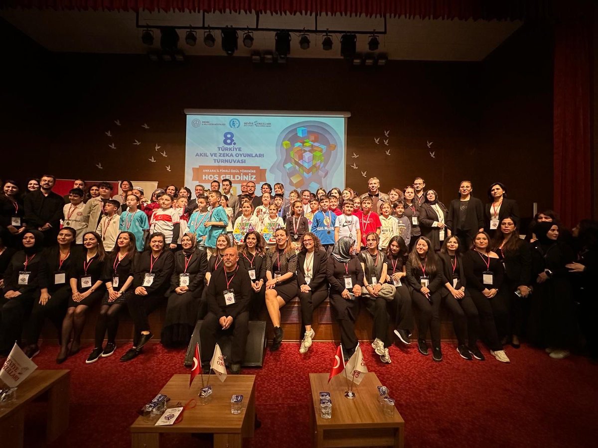 cankayailcemem's tweet photo. 🥈🏆 Hilmi-Hatice Aksoy Ortaokulu İl İkincisi Oldu!

Hilmi-Hatice Aksoy Ortaokulu 7-C sınıfı öğrencisi Zeynep Buğlem Yılmaz, Ankara genelinde düzenlenen Akıl ve Zekâ Oyunları Turnuvası’nda ilçemizi başarıyla temsil ederek Abluka kategorisinde Ankara İl İkincisi oldu.

Çankaya İlçe Millî Eğitim Müdürlüğü olarak öğrencimizi tebrik ediyor, başarılarının devamını diliyoruz.

@tcmeb @MemAnkara
