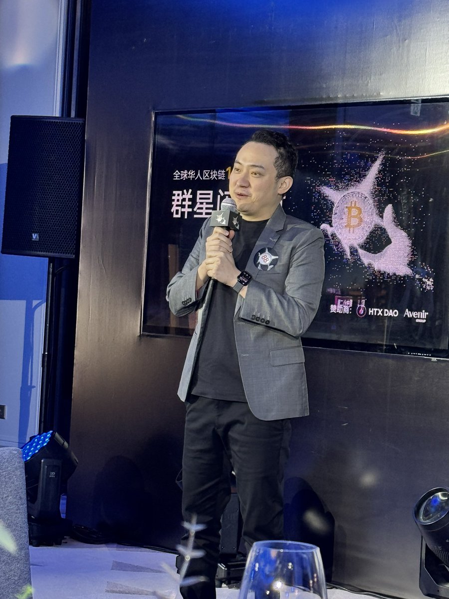 Chris Lee tweet media