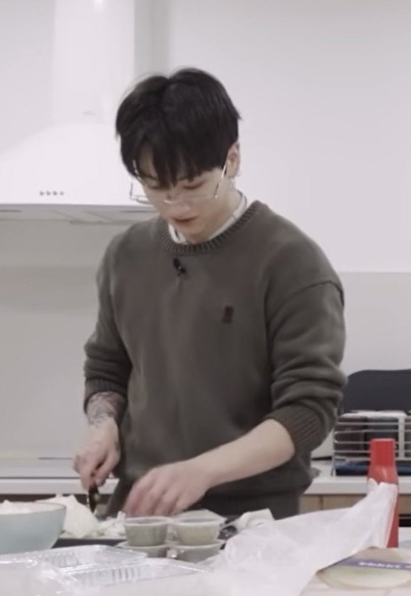 P ✍︎ tweet media