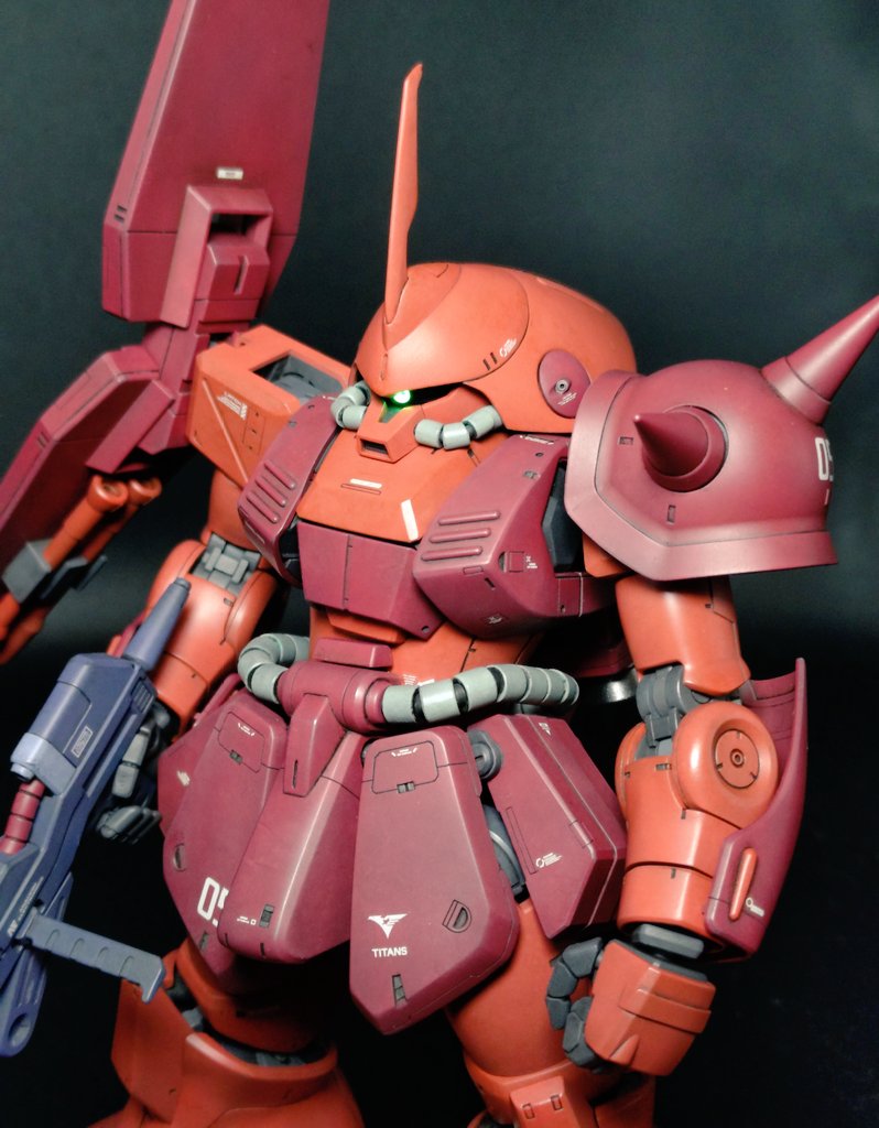 sukapon9's tweet photo. 久々の完成品、MGのマラサイです。
頭部を小型化、腹部を上下に1ミリ、　横に2ミリ延長。太腿付け根で1ミリ延長、足首で2ミリの延長、各部に筋彫り、ディテールの追加。塗装も思い通りの色合いになってくれて、満足です。楽しめました。マラサイカッコいい！
#Zガンダム https://t.co/7bpOMjYKqG
