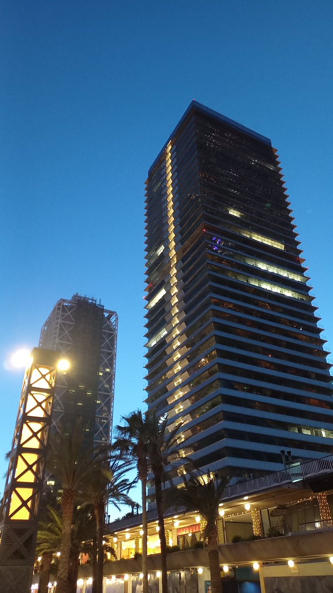 PassejantM's tweet image. Passejant pel món. 
Barcelona.  Vila Olímpica. Poblenou. #Barcelona #bcn #descobrirbcn #travel #travelphotography #travelling #travelpic