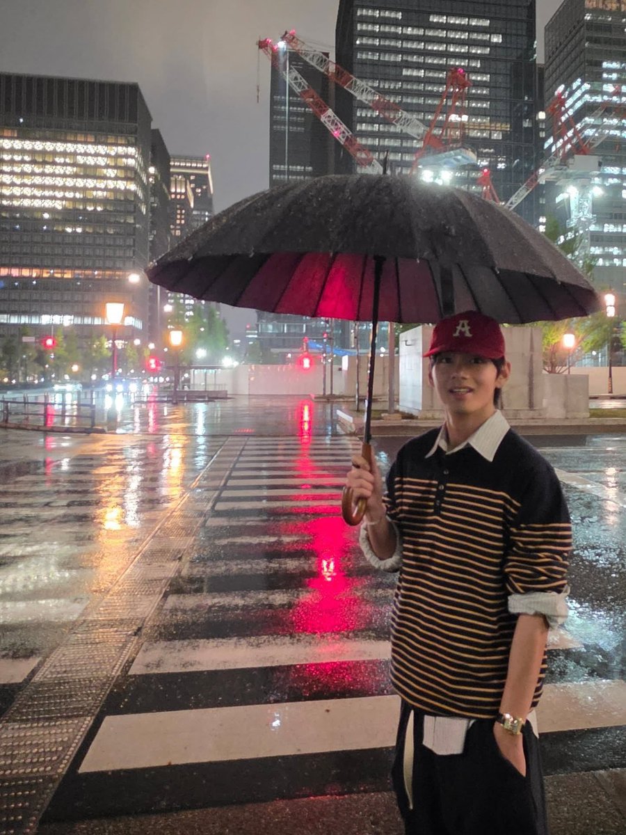 #JHOPE via Instagram Post (1)💜
instagram.com/p/DXVYpjxCchw/…