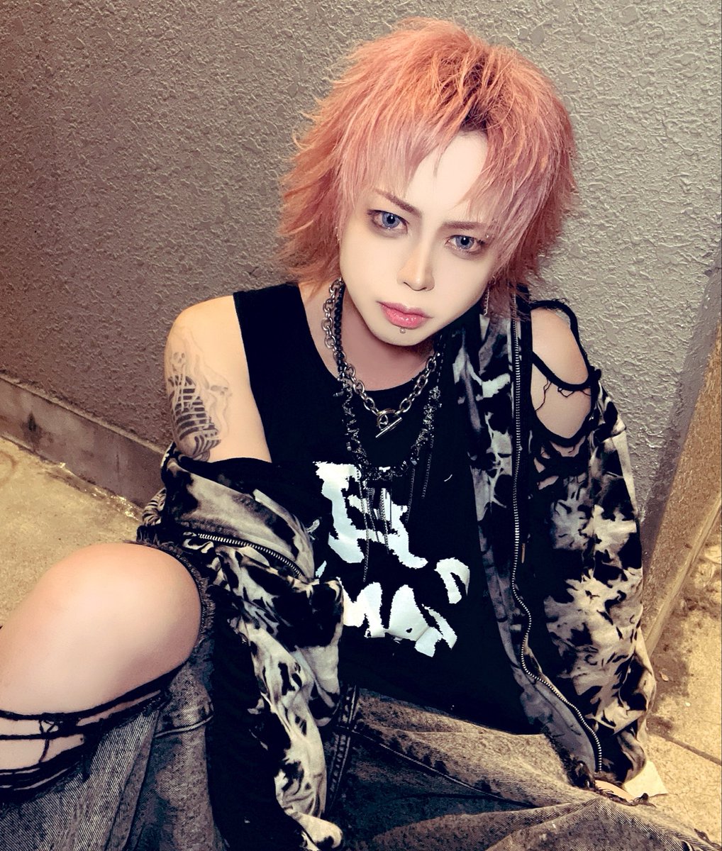 腐り切り、現実主義者🖕🖕