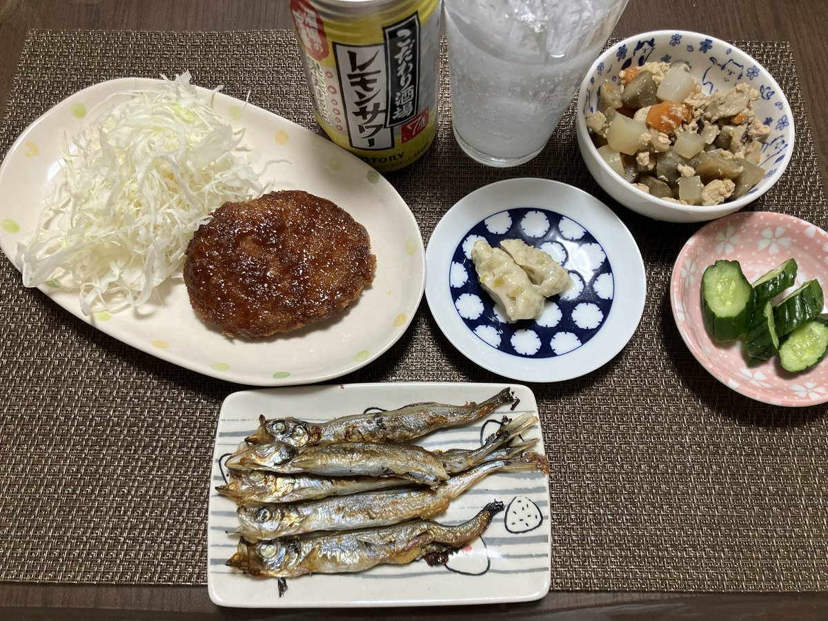 お疲れ様で〜す😀

今日は地震もあり、気分はちょいブルー😅
あのスマホから聞こえる音でビビってしまいます。

今宵は、これ以上大きな地震が来ないようにカンパーイ😀👍🍻✨

#晩酌
#宅飲み
#カンパーイ