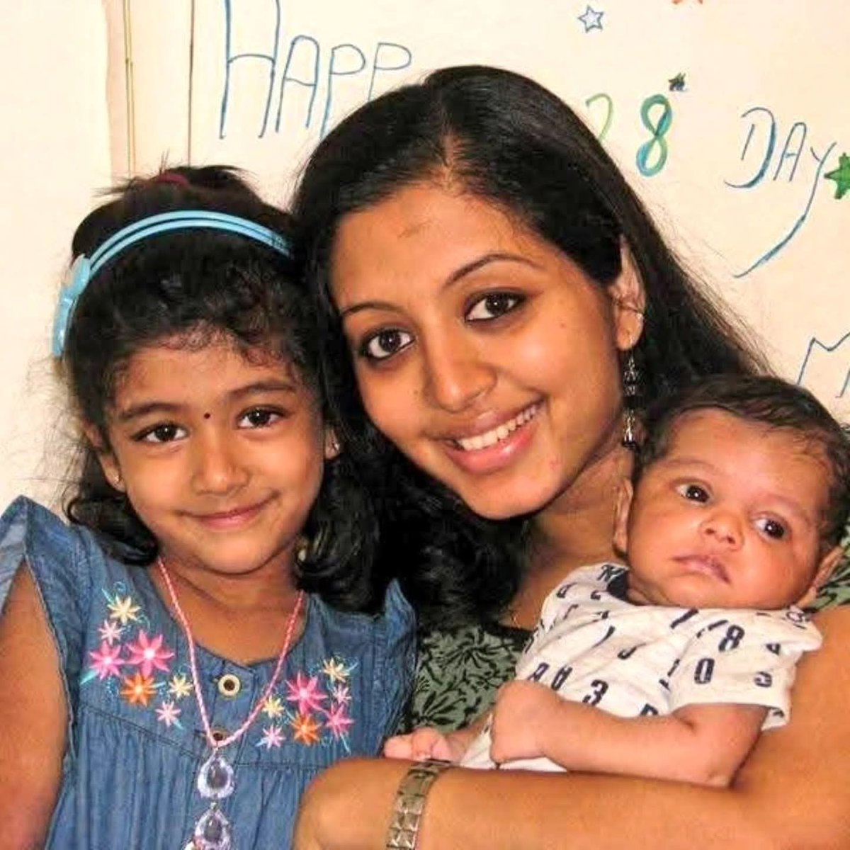 kayaldevaraj's tweet image. Actress #Autograph #Gopika and her Kids

Actress #Thirisha Mother #UmaKrishnan, and #Hansika Mother #DoctorMona

#TrishaKrishnan