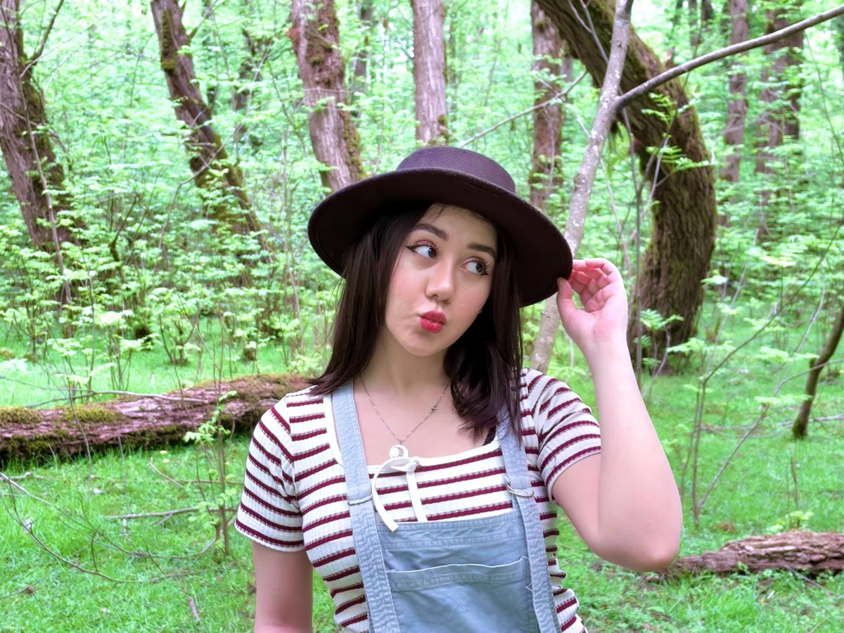 حــورا tweet media