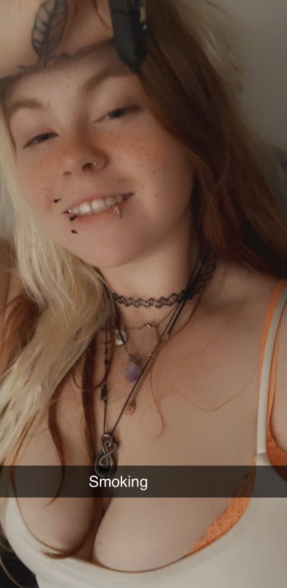 BlazingDoll's tweet image. Happy 4/20 💨✨
Good vibes only, snacks on standby, and absolutely no stress allowed today 😌
If you need me… I’m busy being cozy, giggly, and slightly unproductive 🌿💚

#Happy420 #420Vibes #StayLifted #GoodVibesOnly #Cloud9Mood #CozyEnergy #HighOnLife #SoftGirlVibes