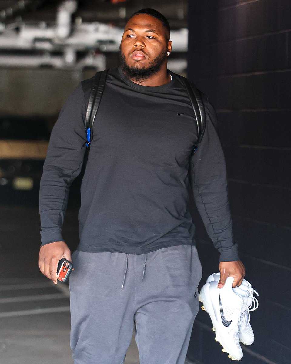 Patriots's tweet image. BIG. DOGS.

@miltonw_12 | @chris_barmore