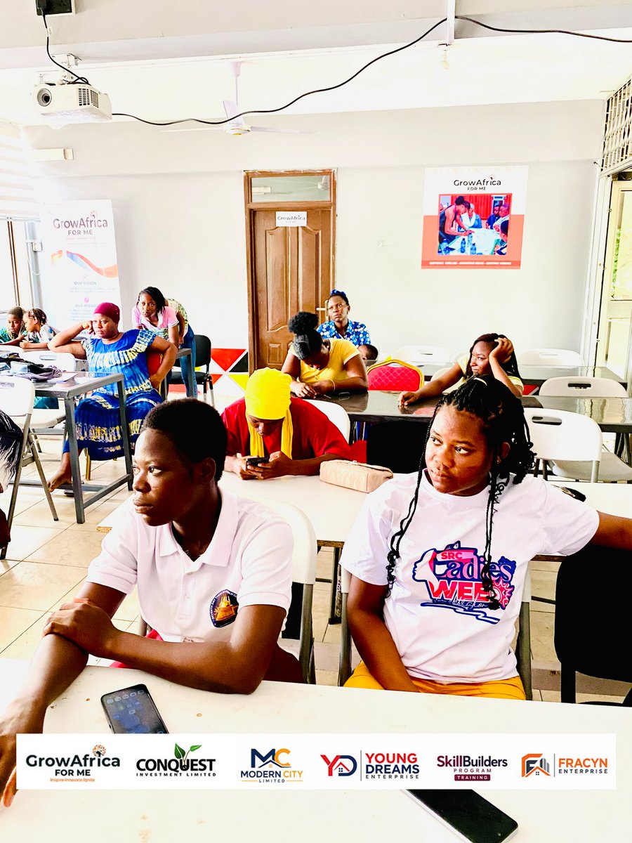 growAfricaforme's tweet image. 𝐒𝐤𝐢𝐥𝐥𝐬 𝐓𝐨𝐝𝐚𝐲. 𝐄𝐧𝐭𝐞𝐫𝐩𝐫𝐢𝐬𝐞𝐬 𝐓𝐨𝐦𝐨𝐫𝐫𝐨𝐰
Today, we continued the #SkillBuilders #Program training at #GrowAfrica #For #Me with a hands-on session on #Practical #Marketing for #Entrepreneurs, equipping participants with the tools not just to create, but