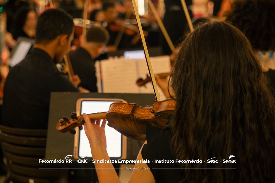 🖼️🎻 Neste sábado (19) aconteceu o lançamento da Exposição Semana S, no Pátio Roraima Shopping, que contou com um concerto super especial da Orquestra Sinfônica do Sesc em parceria com o IBVM! Foi mágico 🎶✨