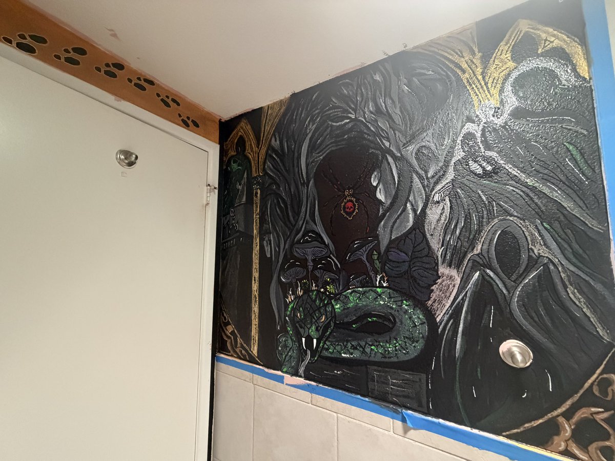 CalphiraRose's tweet image. When one of your friends creates an Amazing Harry Potter mural in your guest bathroom an it’s her first ever mural 🥰❤️ She did amazing #harrypotter #nerdcore #art