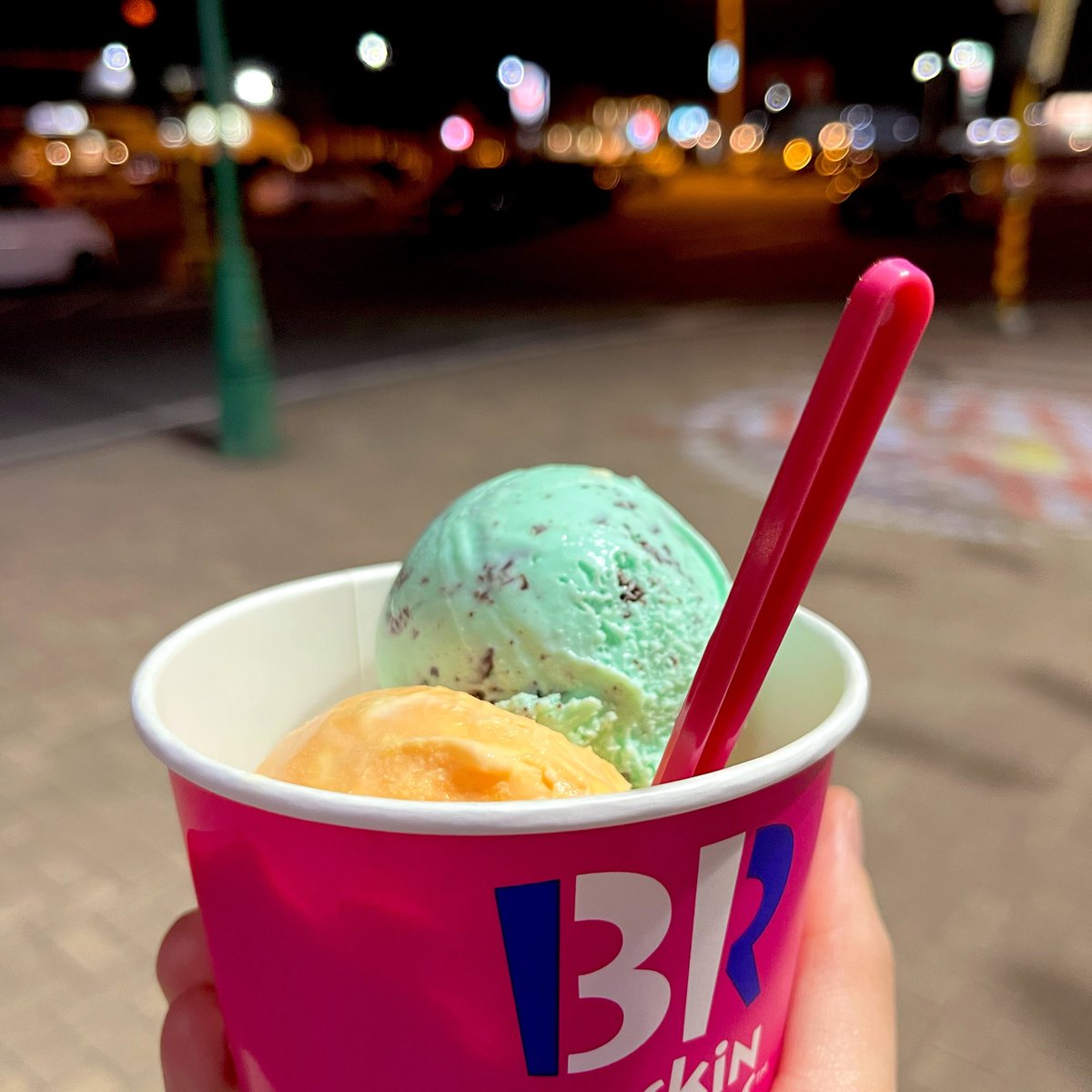 やひろ tweet media