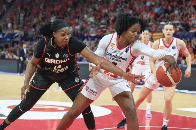 H_Deportiva's tweet photo. 🏀 BALONCESTO - Euroliga femenina 2025/26: 

El Fenerbahçe recupera el cetro 🏆 y suma su tercer título de Europa con el Casademont Zaragoza terminando 🥉 3º en su casa 

🔗https://t.co/aYmCJSivZs https://t.co/9wIf4bWUfr