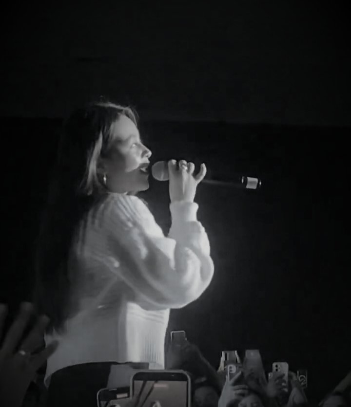 ASHKRYS OFFICIAL tweet media