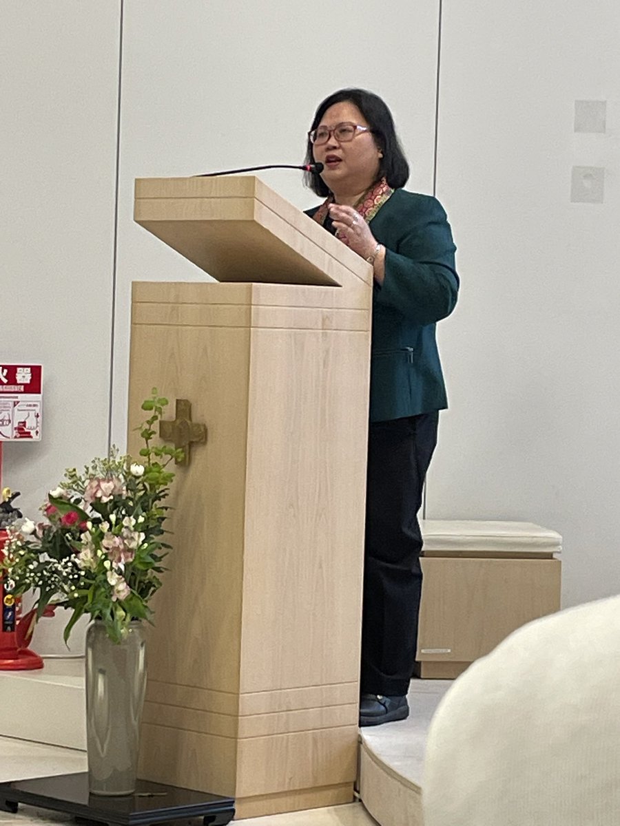 zhNEL4SzNBTcok3's tweet image. クリニック通院日記
(524)     4/19(日)
13：00〜
⛪️#SACRA FAMIGLIA⛪️
教会でのミサの後、
「#PCCC(🇵🇭フィリピン連絡協議会)」の、
新オフィサーによる
「#Oath-Taking」がありました。
「🇵🇭#総領事」や領事館スタッフがこられたので、とても、緊張しました🙋‍♀️