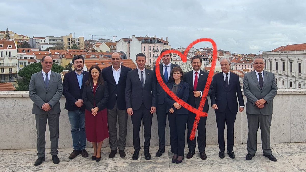 Dra. Riquita tweet media