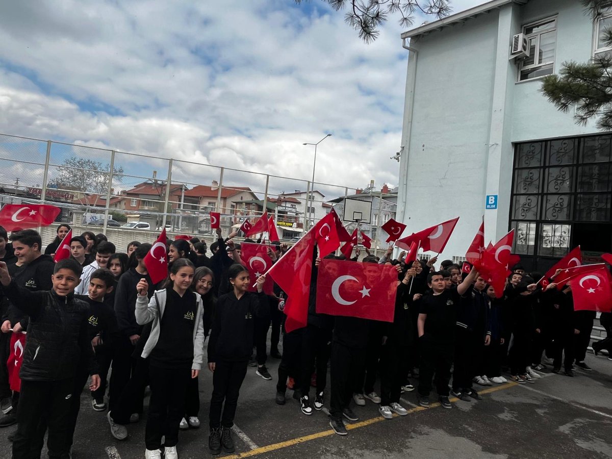 meramMEM's tweet photo. Eğitimde birlik ve beraberlik anlayışıyla güçlü yarınlara ilerliyoruz.
🇹🇷🇹🇷🇹🇷🇹🇷🇹🇷🇹🇷🇹🇷🇹🇷🇹🇷🇹🇷

#OkullarımızGeleceğimiz https://t.co/iFLiof6CGt