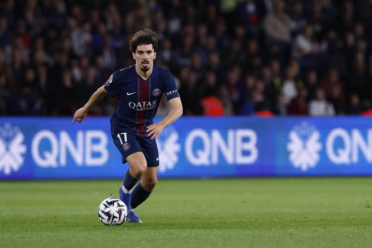 Media Parisien tweet media