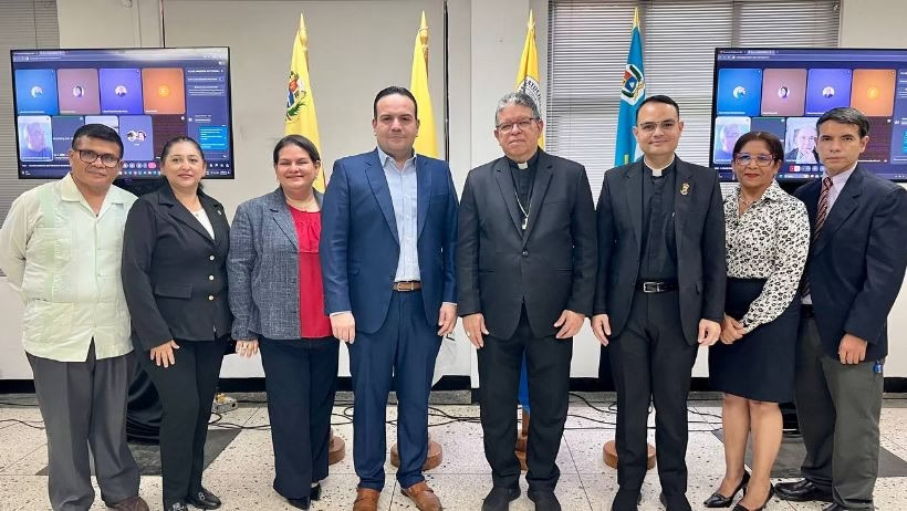 RostroCaribe's tweet image. #Maracaibo | La @UNICAeduve  inicia oficialmente su primer programa doctoral, un paso que marca una nueva etapa en su trayectoria académica y reafirma su compromiso con la formación de alto nivel. Leer más aquí: 👉 rostrocaribe.com/2026/04/20/uni…