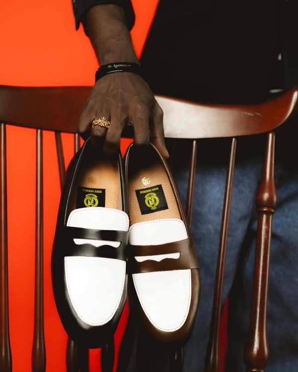 KovixH's tweet image. Style starts from the SOLE 🇬🇭👞
———————————————
The DUETT 844 magic 🪄 

👞 @kovixhandmade_ 
🫡  @nana_agyemang_iii 
📸 @koopokuthedirector

#classic #loafers #menstyle #handmade #africa