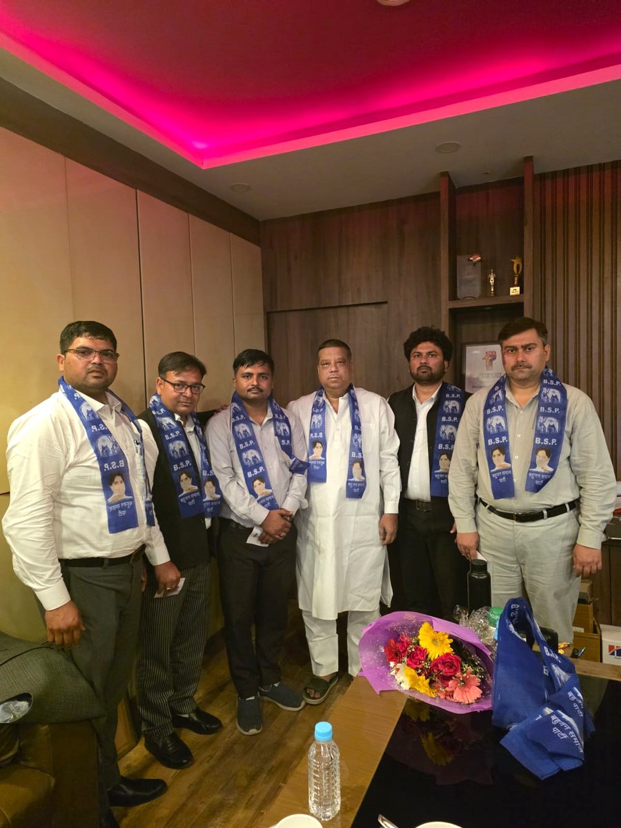 आज 20-04-2026 को लखनऊ मलिहाबाद विधानसभा में श्री फ़ैशल कमाल फातमी जी व उनके अन्य साथियों ने भारतीय जनता पार्टी छोड़कर बहुजन समाज पार्टी की सदस्यता ग्रहण किया, आप बहुजन समाज पार्टी की नीतियों को जनमानस तक पहुंचाने का काम करेंगे आप सभी का पार्टी में उज्जवल भविष्य की कामना करते हैं।