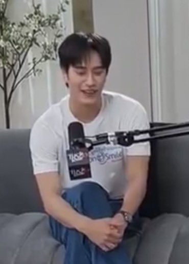 おいも tweet media