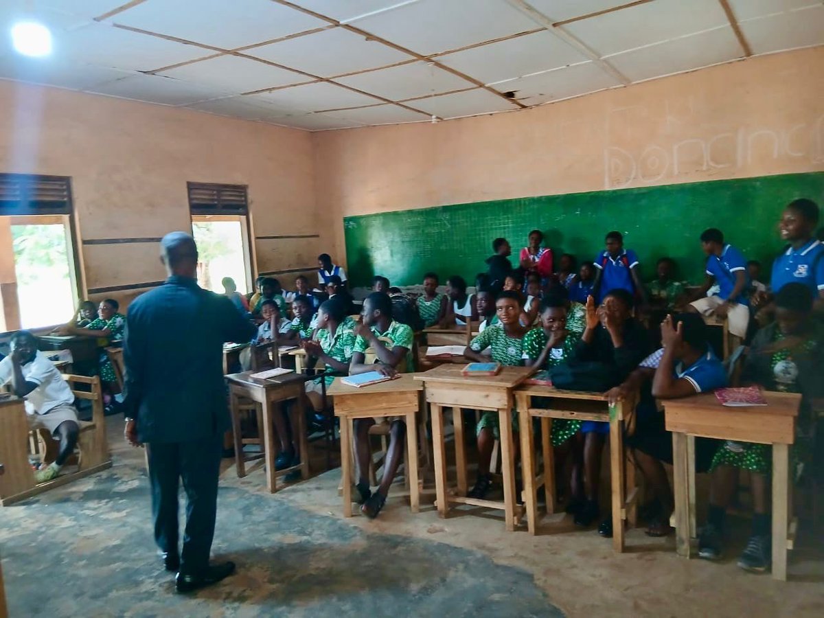 gboakogh's tweet photo. BECE candidates in the Susuanso, Afrisipa, and Tanoso Zones were not left out of the distribution of mathematical sets to support their preparation for the examination.
I wish them all the very best of luck.
#ChristIsTheReason
#AmansanBoafoɔ https://t.co/Pp55NCnAMW