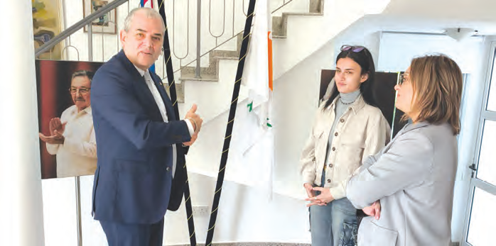 Embajada de Cuba en Chipre tweet media