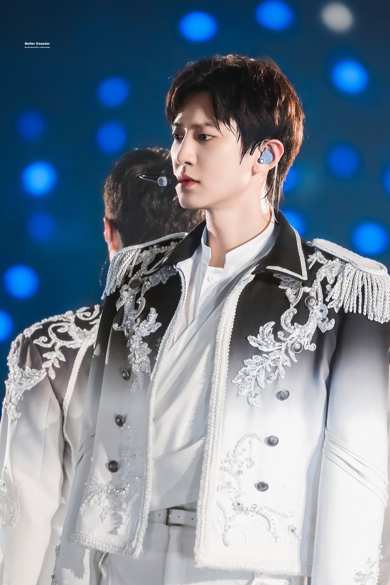 260410 EXO PLANET 6 - EXhOrizon in SEOUL D-1

神爱世人。

#액소 #EXO
#찬열 #CHANYEOL