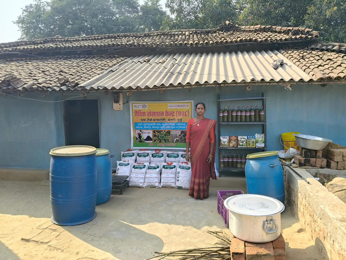 AgriGoI's tweet image. Driving natural farming through women-led bio-input systems 🌿🍃

In #Lohardaga, #Jharkhand, Senem Nirem Farmer Producer Company Ltd. #FPCL in #Kuru block Bio-Resource Centre (BRC)—providing bio-inputs like super compost, jeevamrit, multi-seed extract, agniyastra &amp;amp; organic
