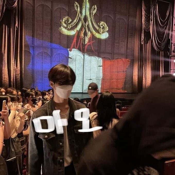 ⋆ ★ 사랑홍 ★ ⋆ tweet media