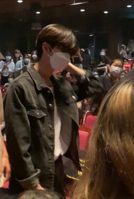 ⋆ ★ 사랑홍 ★ ⋆ tweet media