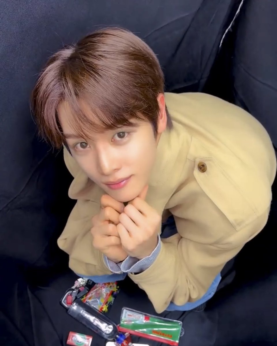 oi ˙𐃷˙ tweet media