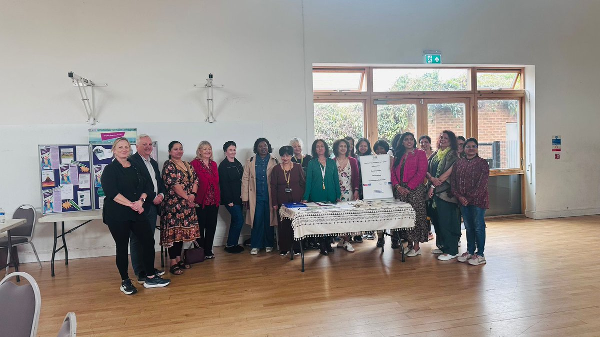 TheMentorRing's tweet image. Friday’s event showcasing TMR services across #England was a great success, featuring a range of stalls and strong participation from local authorities. @tnlcommunityfund @lbofbexley @NorthendLabour @danfrancis02   #community #communitycohesion #communitiespowerandcelebrations