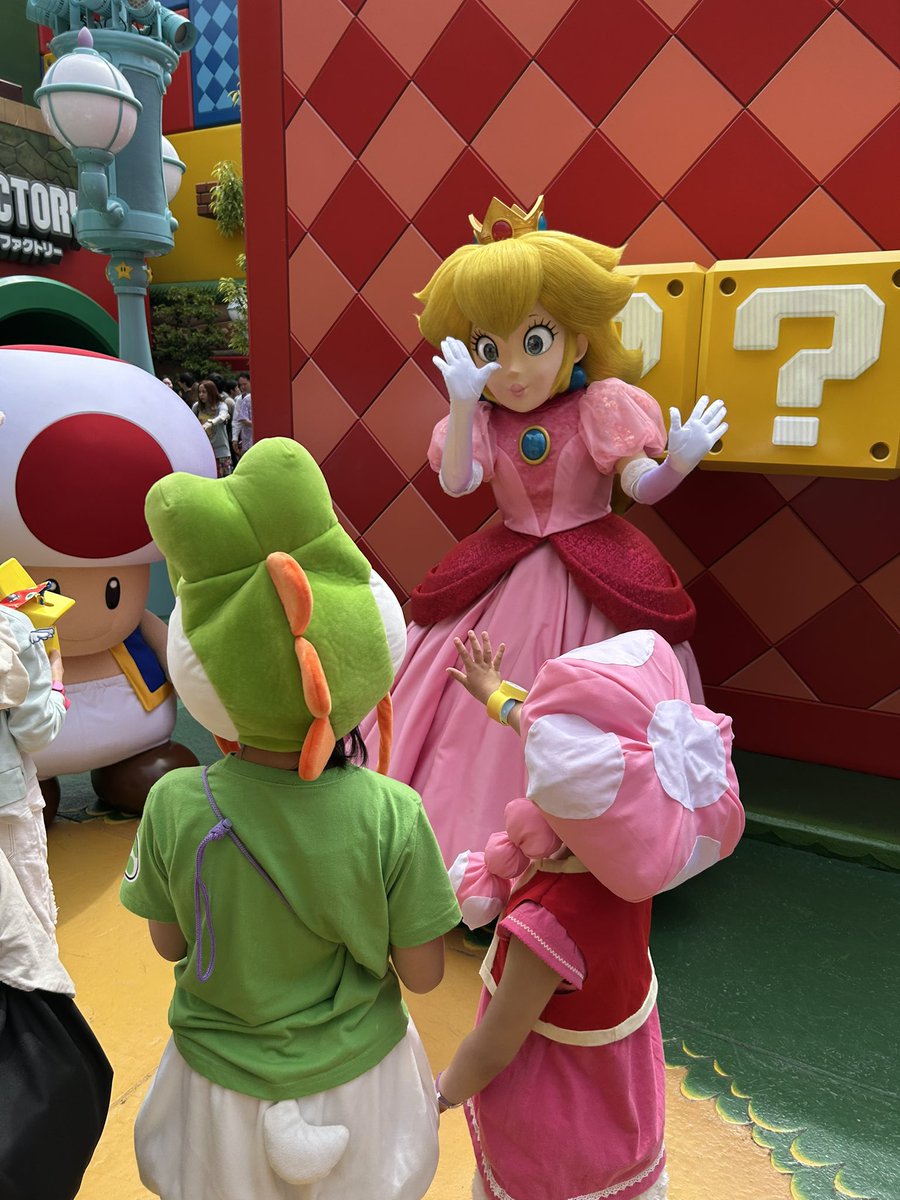 ユニバいてきた✨
次女ちゃんがキノピコになりたいと言うから帽子探したけどなかったから、まぁ作るよねw
サイズ感ぴったり✌️✨
長女ちゃんはヨッシー✌️✨