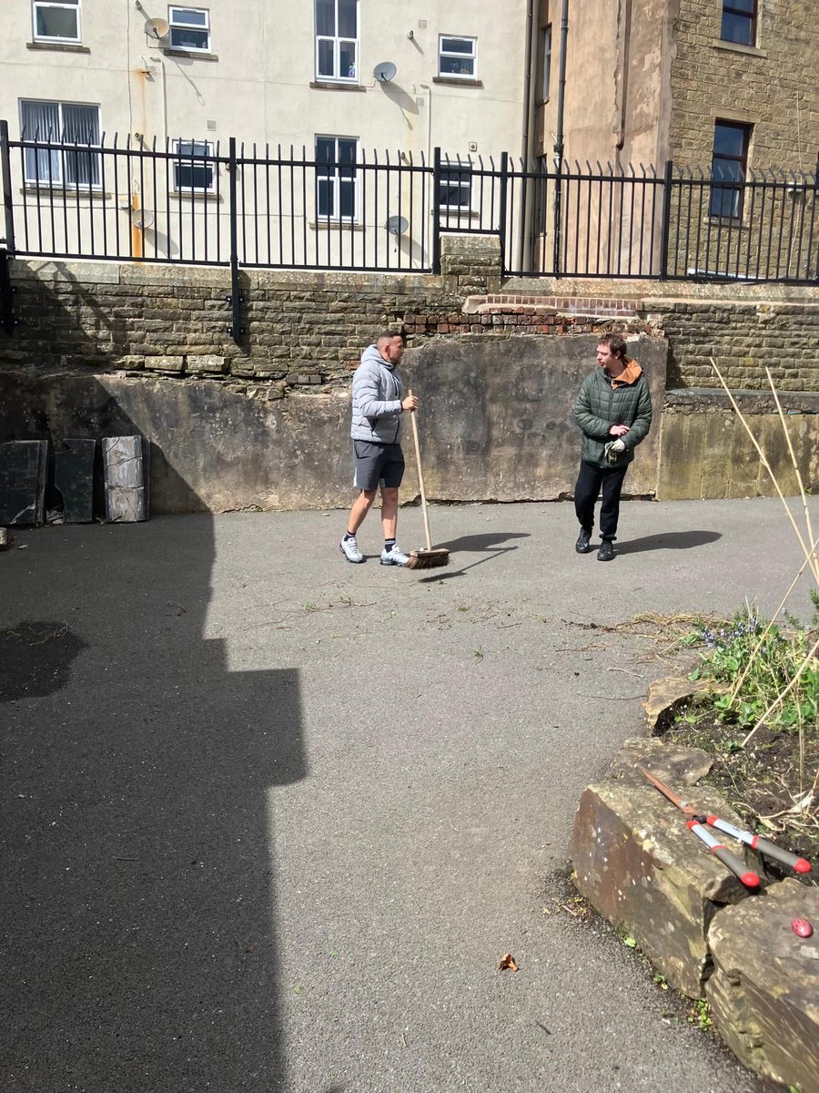 RRR_LUF's tweet image. Gardening Group 🌱🌿

A great Gardening Group session, getting hands-on and working together and connecting. A positive way to connect, learn new skills, and support wellbeing.

#RedRoseRecovery #Gardening #Wellbeing #Community #Connection